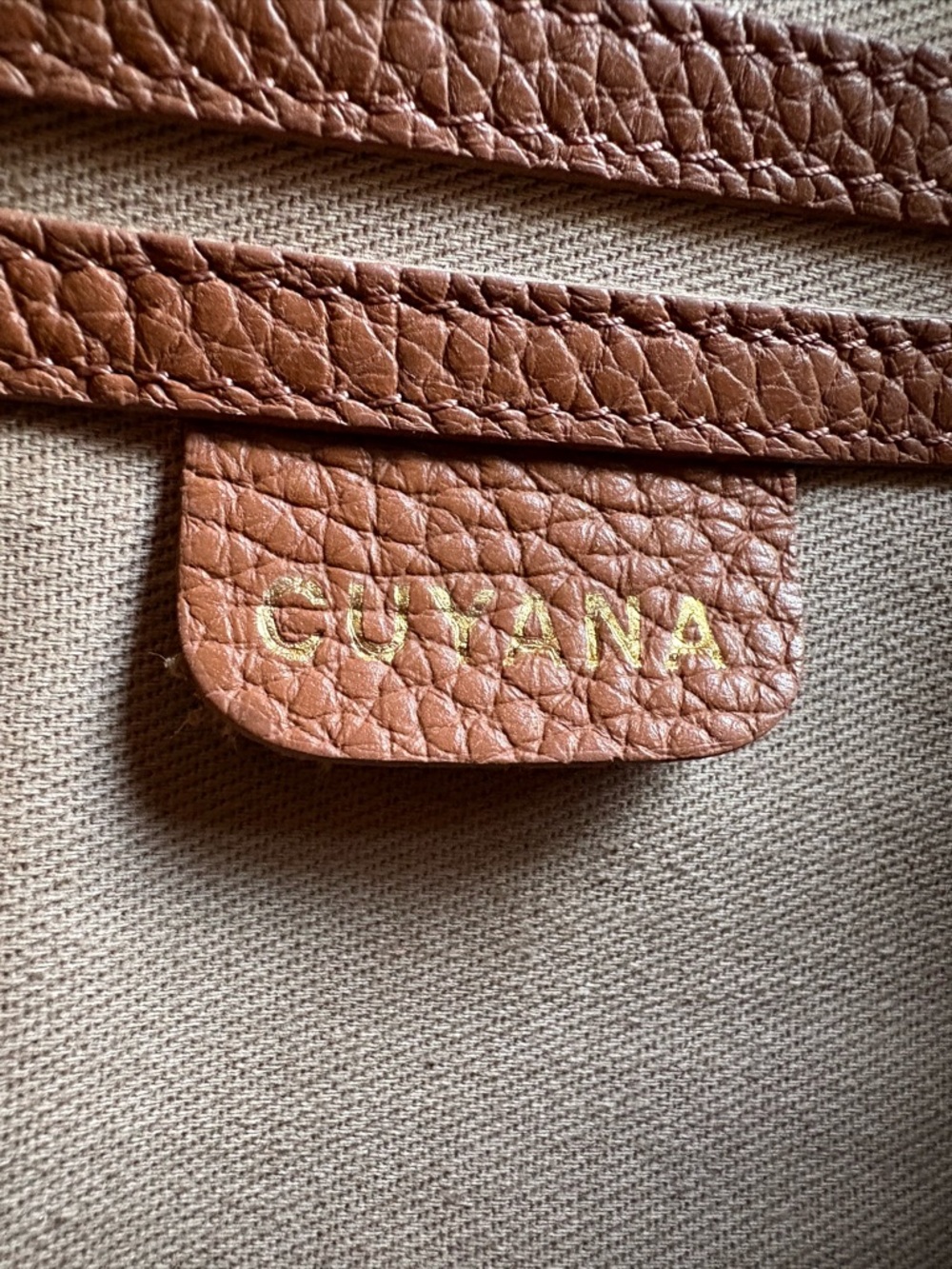 Cuyana Italian Pebbled Leather Camera Bag in Caramel | Minimalist Essential - Picture 2 of 9